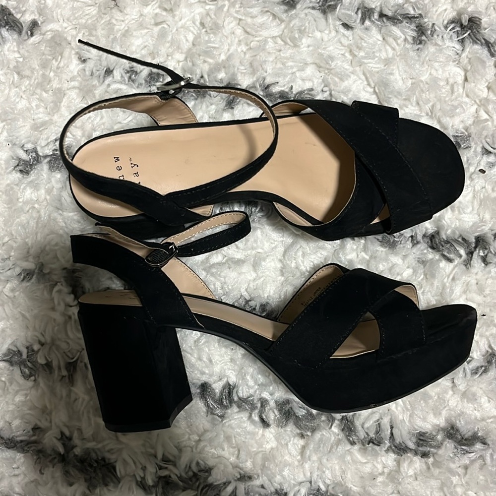 Black heels x pattern